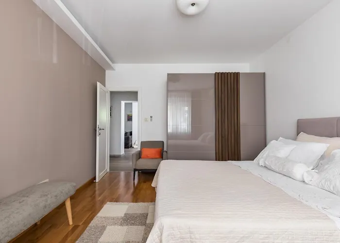Apartment Top Location 